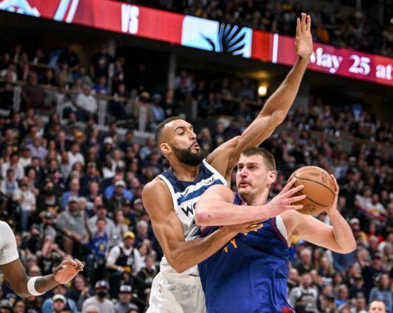 开云体育app下载官网-高度+篮板优势逆转！双塔限制约基奇 掘金该紧张了