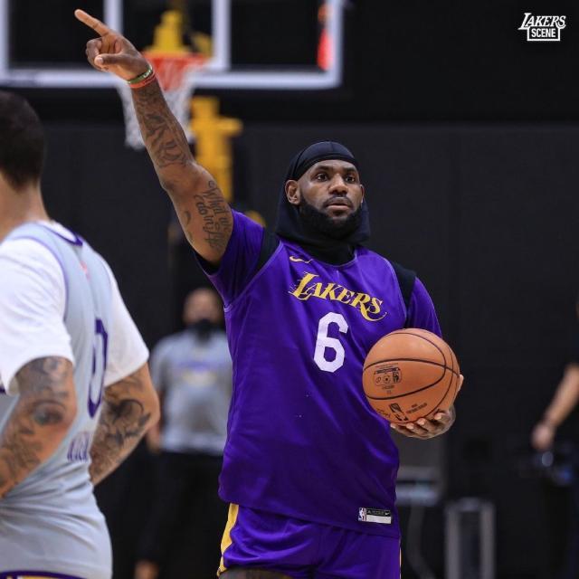 开云体育app全站-多个消息源释放积极信号 勒布朗是否会在明天复出