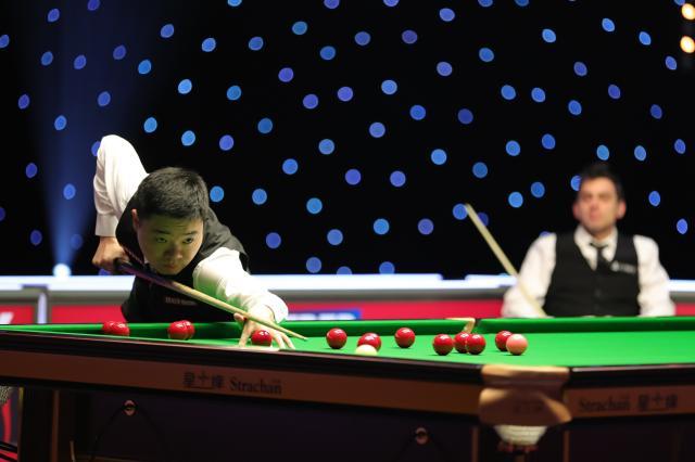 开云体育app全站-丁俊晖连丢三赛点不敌奥沙利文 大师赛惨遭一轮游