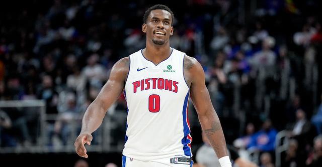 开云体育app下载-比克斯塔夫：杜伦统治力十足 很幸运能执教这种类型的球员